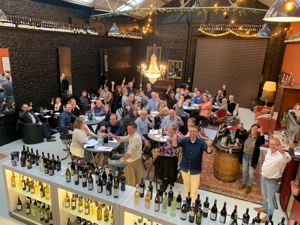 Volle loft tijdens een degustatie bij De Wijnloft